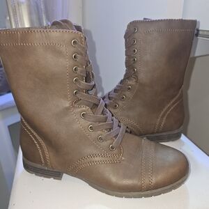 Time & Tru Brown Combat Boots – Women’s 9 | Lace-Up + Side Zip